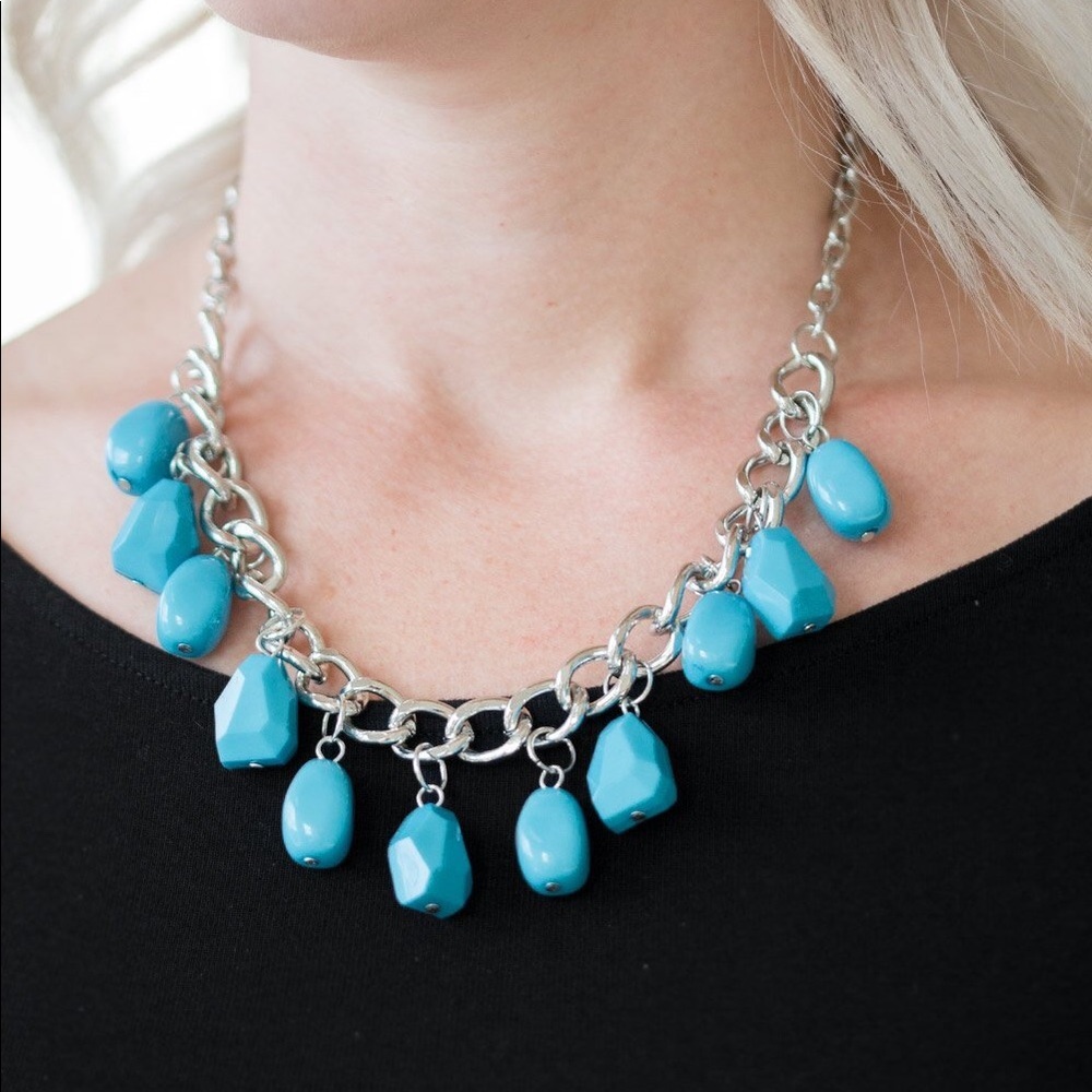 ❤️‍🔥5/$25❤️‍🔥 Take The Color Wheel Blue Necklace